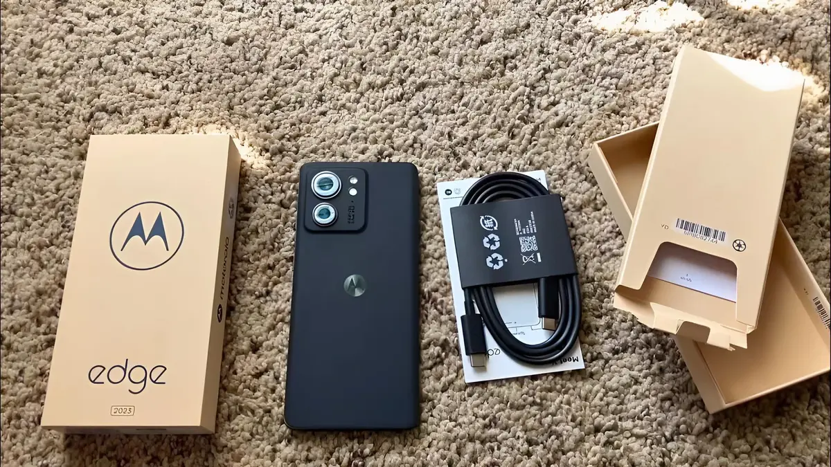 सिर्फ ₹4,999 में ले Motorola का प्रीमियम 5G फोन, मिलेगा 108MP कैमरा के साथ 5600mAh का तगड़ा बैटरी